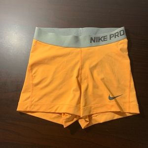 Nike pro